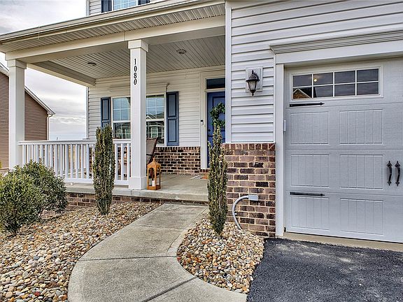 2nd image of 1080 Wedgewood Dr