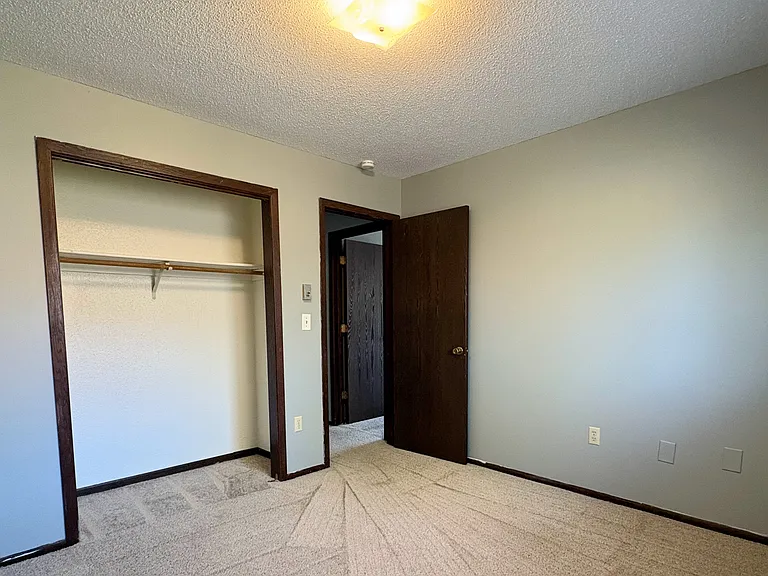 Allan Avenue Apartments — Photo 12