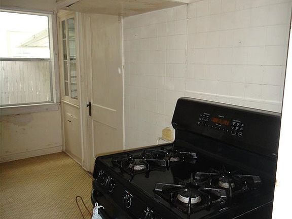 3rd image of 3009 Texas Blvd