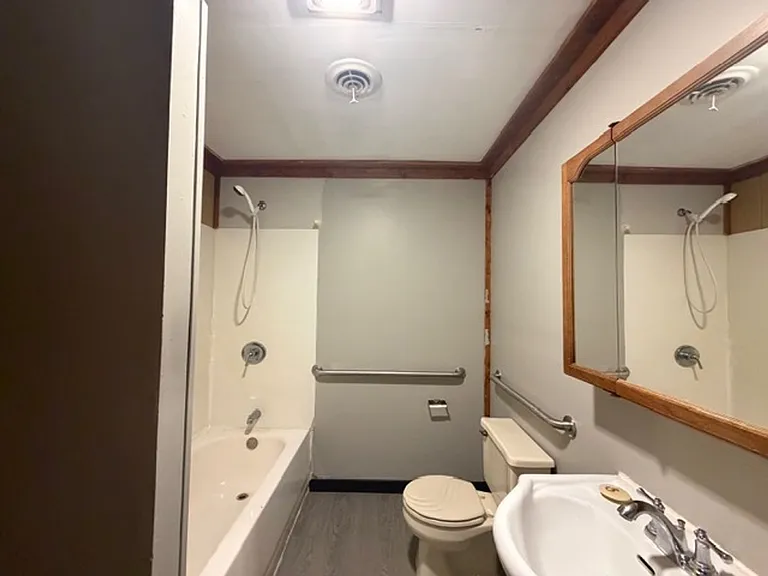 311 Main St — Photo 11