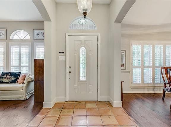 5th image of 2018 Country Brook Dr