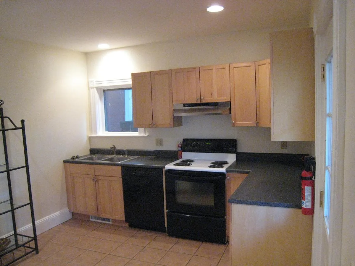 6 bed, $6,840 — Photo 4