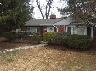 9303 Singleton Dr, Bethesda, MD 20817