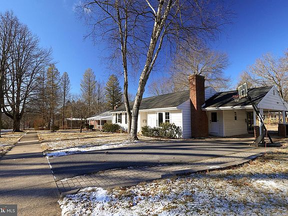 3rd image of 539 Hillcrest Ave