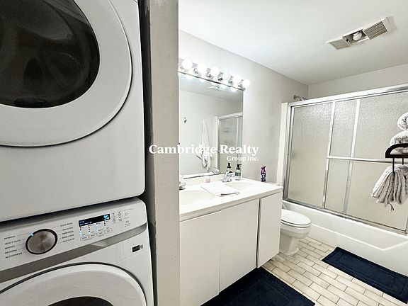 3rd image of 96 Gainsborough St #103T