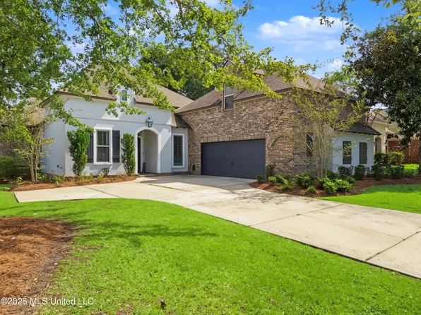 920 Caroline Dr, Biloxi, MS 39532