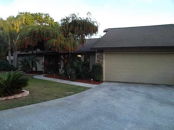 4th image of 4172 Woodview Dr