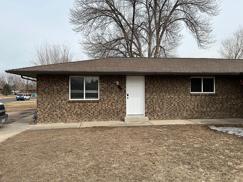 3129 E Locust St