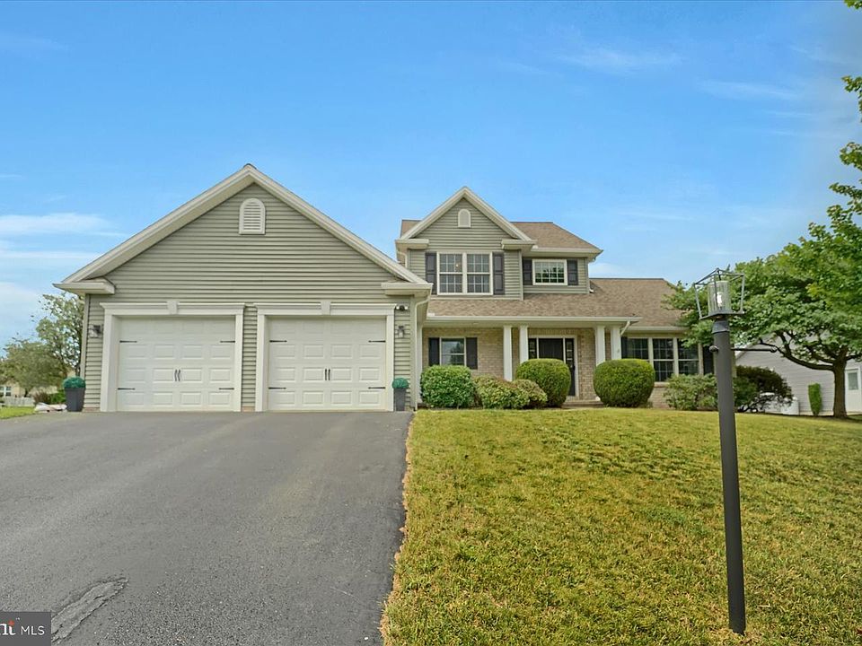 1st image of 256 Jefferson Cir