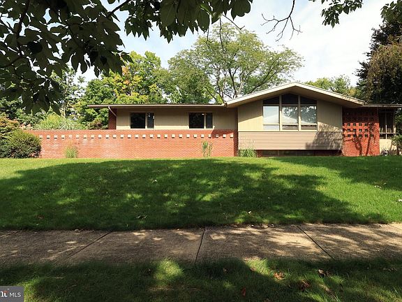 4th image of 301 Homan Ave