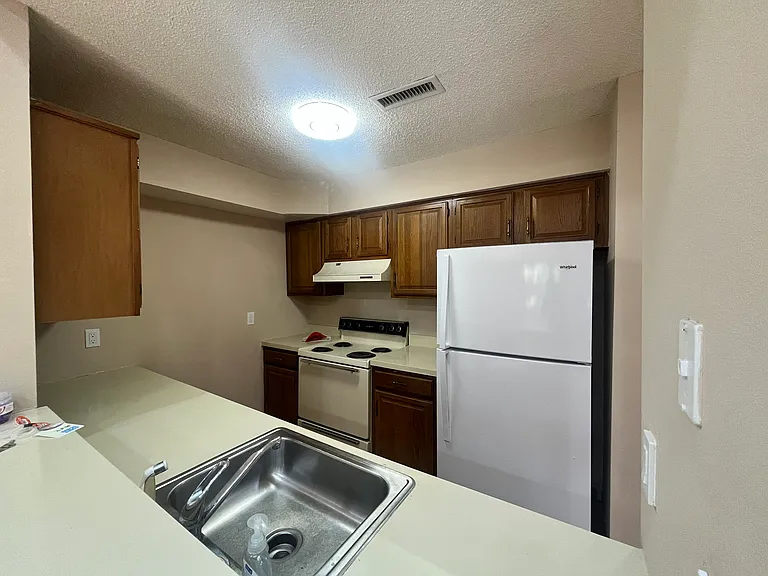 1106 Aspen Dr — Photo 6