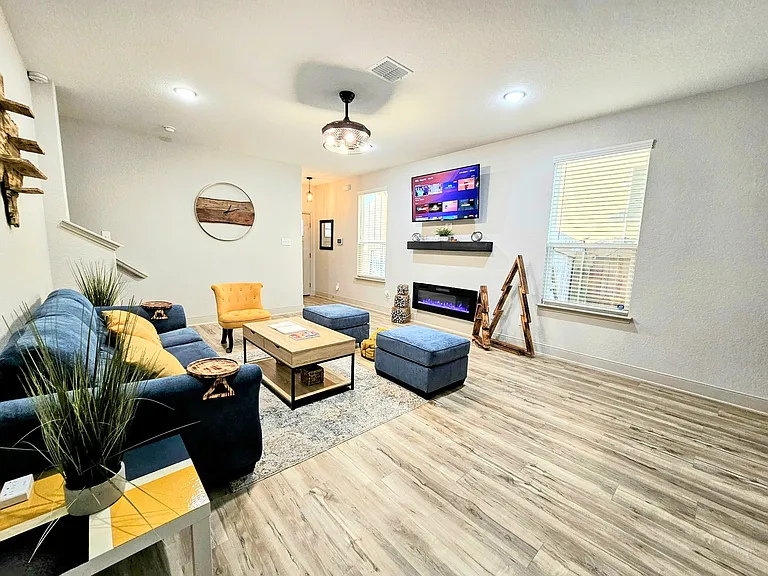 7544 Magnolia Vlg #101 — Photo 6
