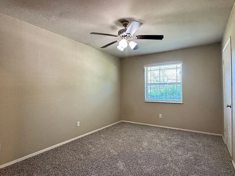 8414 Cambridge Rd #C06 — Photo 15
