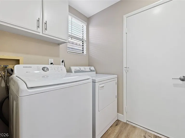 7627 Kalmalii Ave — Photo 26