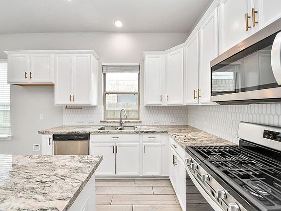 3rd image of 6006 Dovetail Cliff Ct