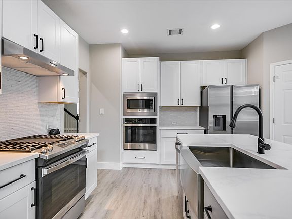 4th image of 12712 Lee Park Ln