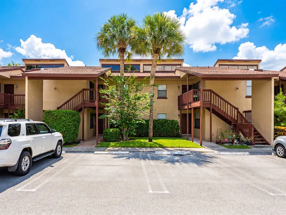 1303 Lakeview Dr E