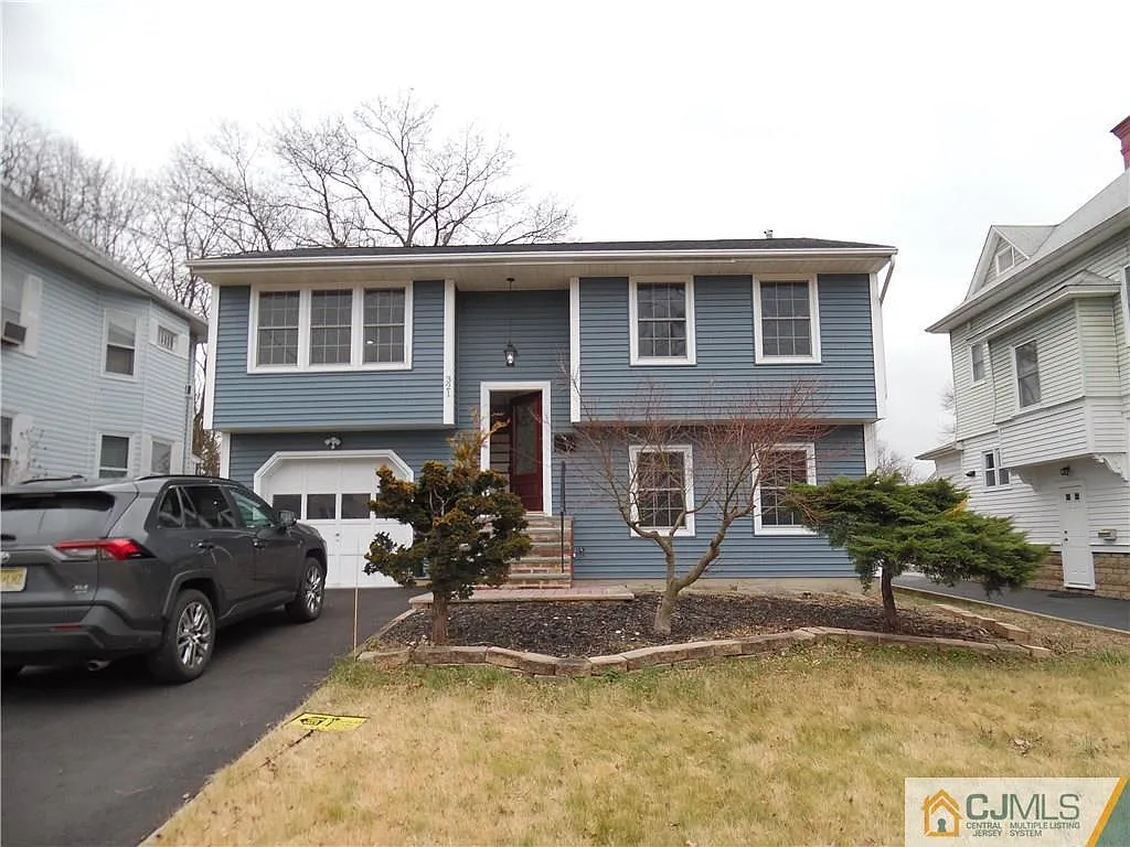 321 Penfield Pl photo 1