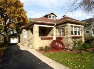 212 Lawton Rd, Riverside, IL 60546