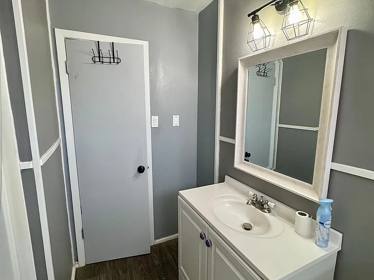 1305 Aswan Dr — Photo 7