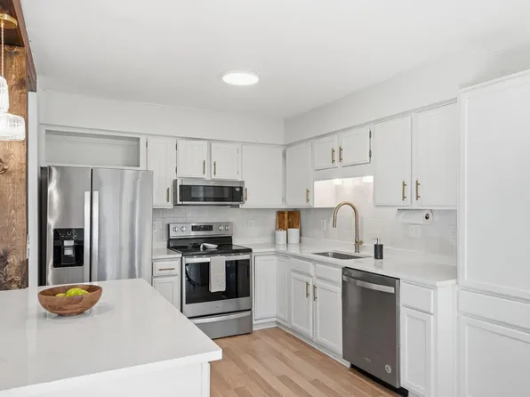 6125 Creek View Trl, Minnetonka, MN 55345