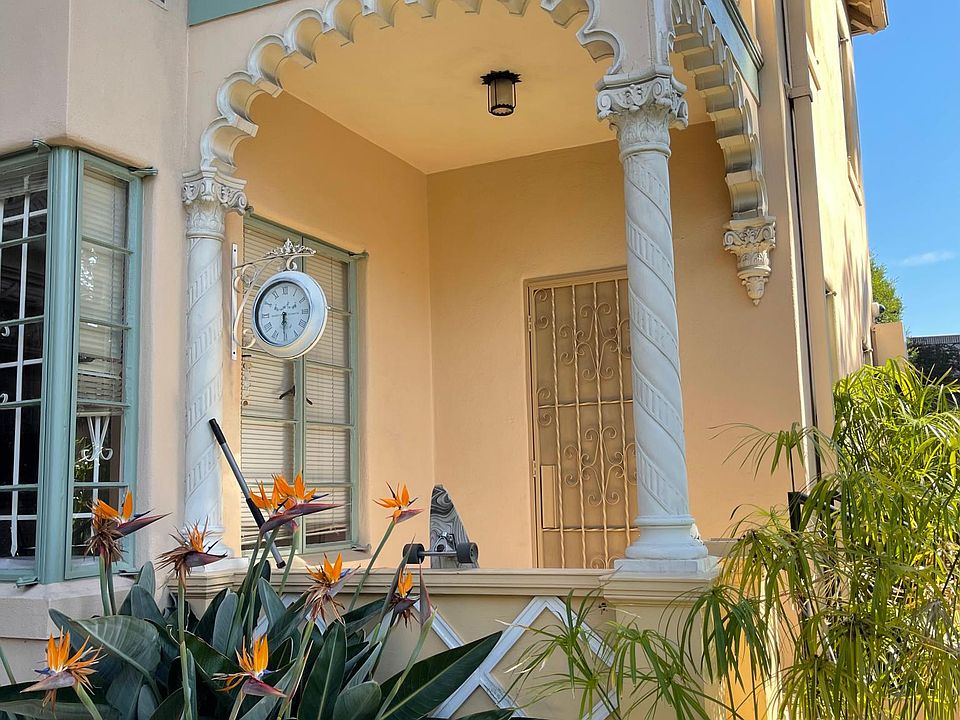 Front porch entrance