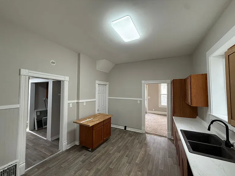 938 W Edwards St — Photo 15