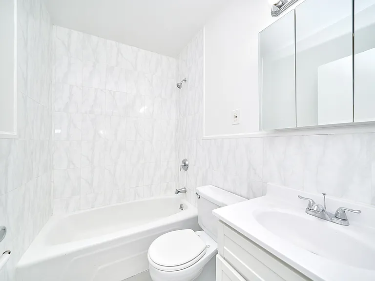 451 E 83rd St #11D — Photo 4