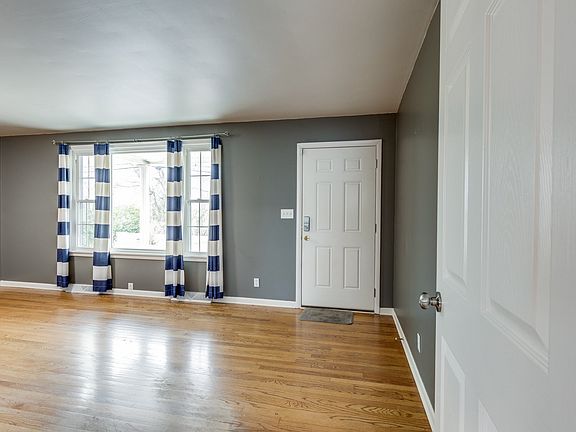 4th image of 1011 Vales Mill Rd