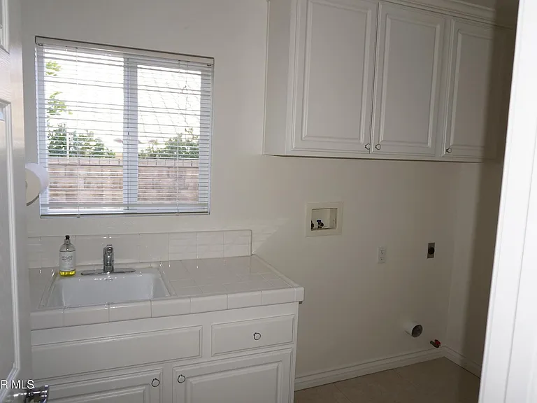 2033 Yellowthroat Pl — Photo 25