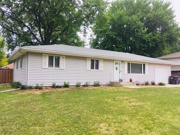 2nd image of 1315 E Lawn Plaza Dr
