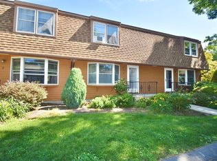 51 1/2 Hatfield St APT 3, Northampton, MA 01060