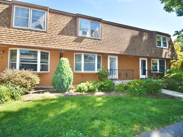 51 1/2 Hatfield St APT 3, Northampton, MA 01060