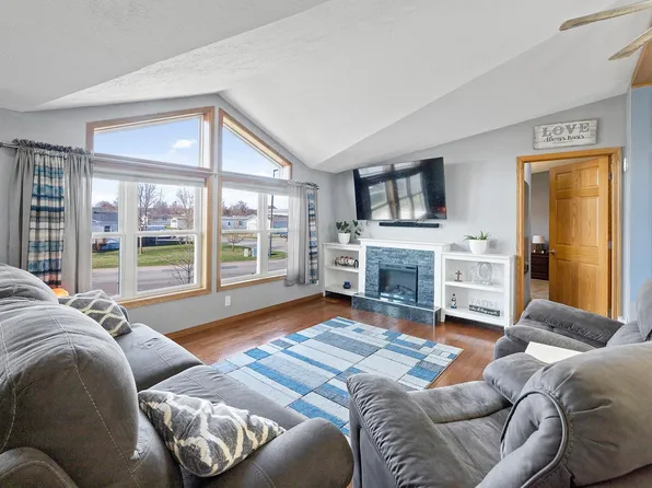 1120 S 10th St, Lake City, MN 55041