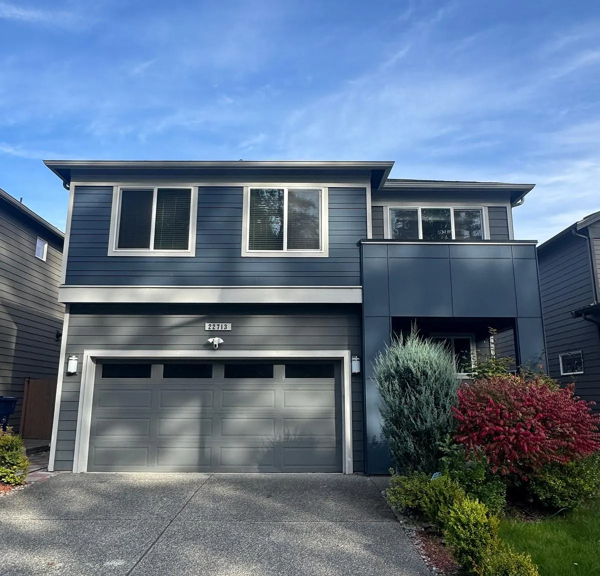 4 bed, 2410 sqft, $4,499 — Photo 2