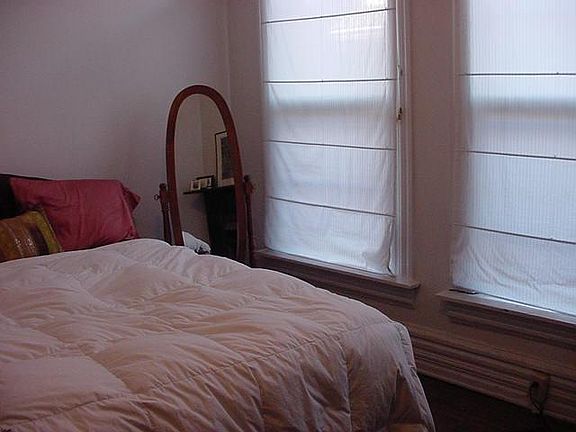 5th image of 162 1/2 W Hubbard Ave