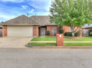 18500 Chestnut Oak Dr, Edmond, OK 73012