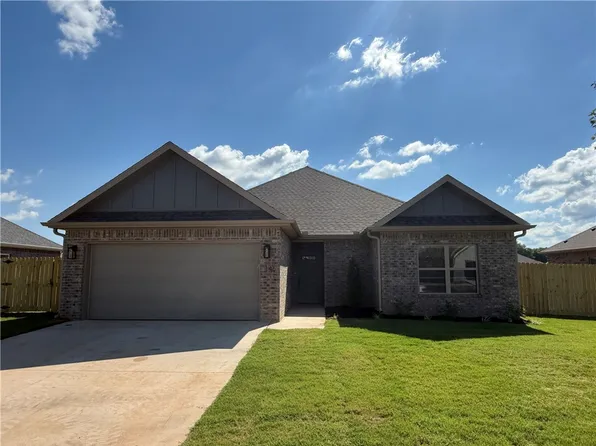 146 N Banner Ave, Farmington, AR 72730