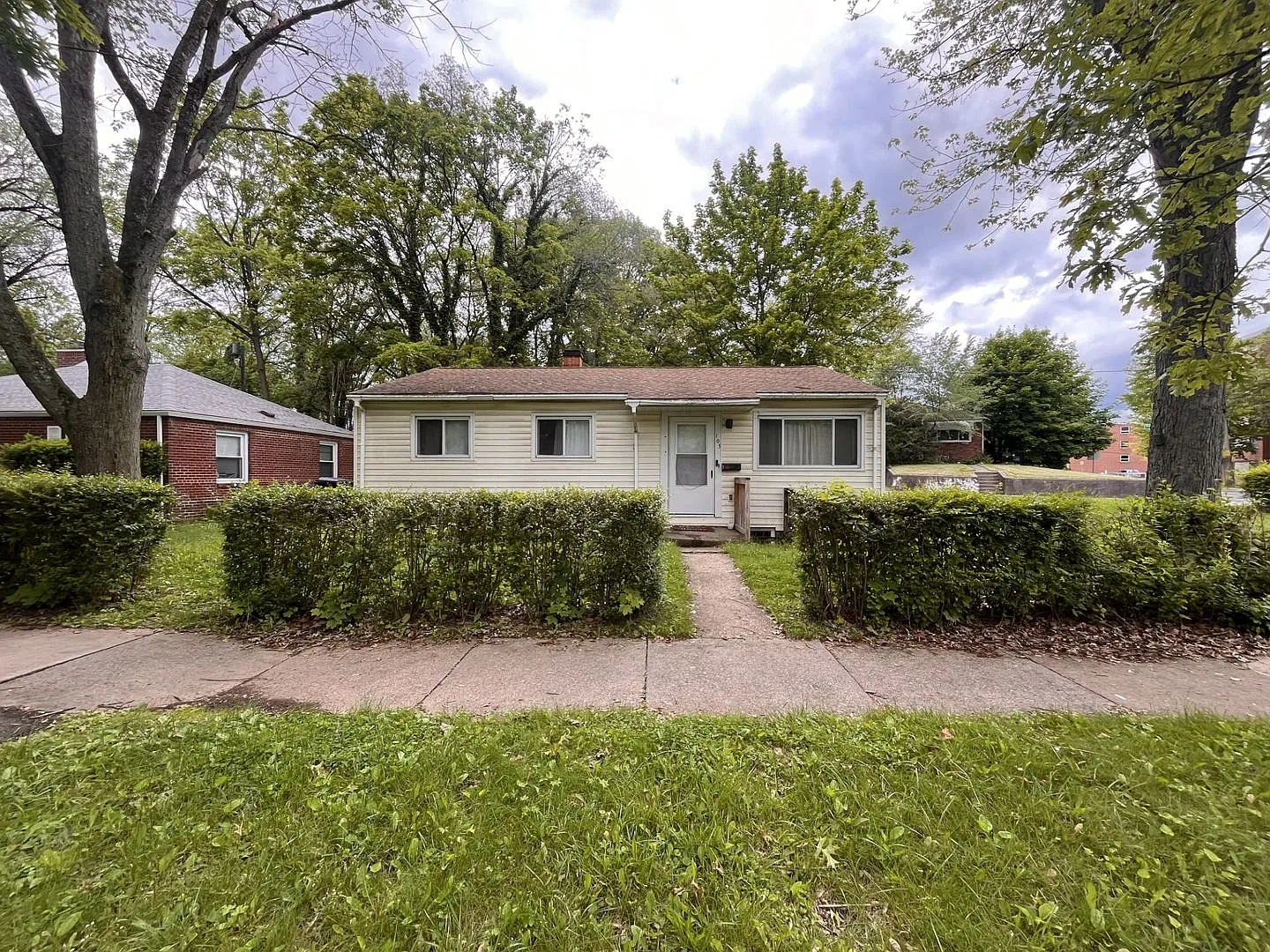 Three Bedroom Ranch - Permitted for 5 Occupants — Photo 1