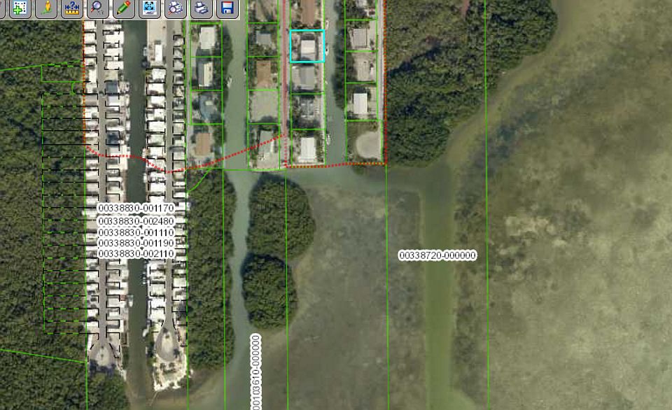 2nd image of 900 W 63rd St Ocean