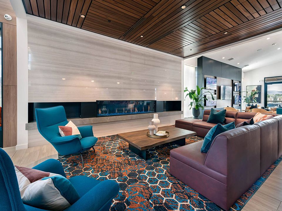 Fireplace Lounge