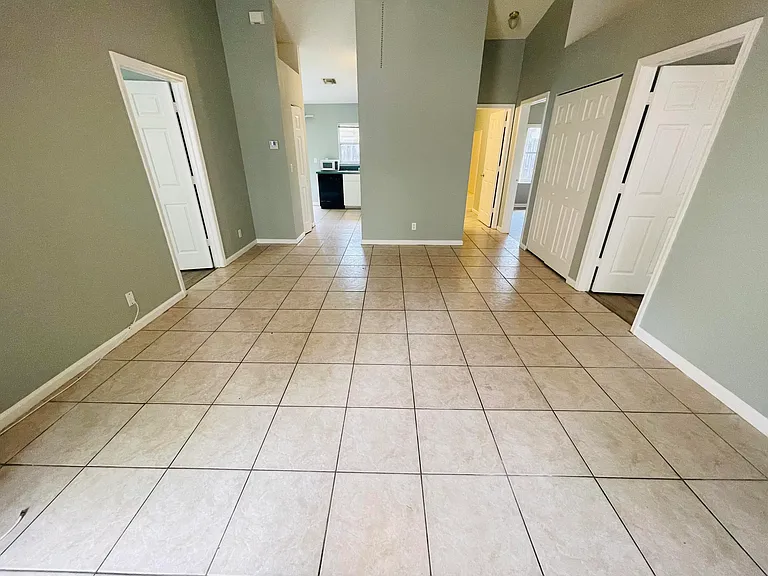 1654 Hawthorne Pl — Photo 10