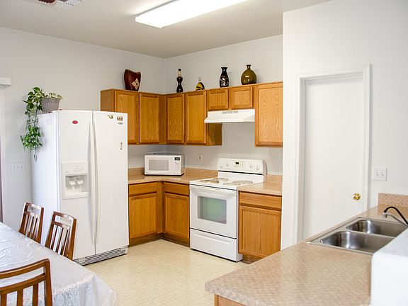 3rd image of 2864 W Hayden Peak Dr