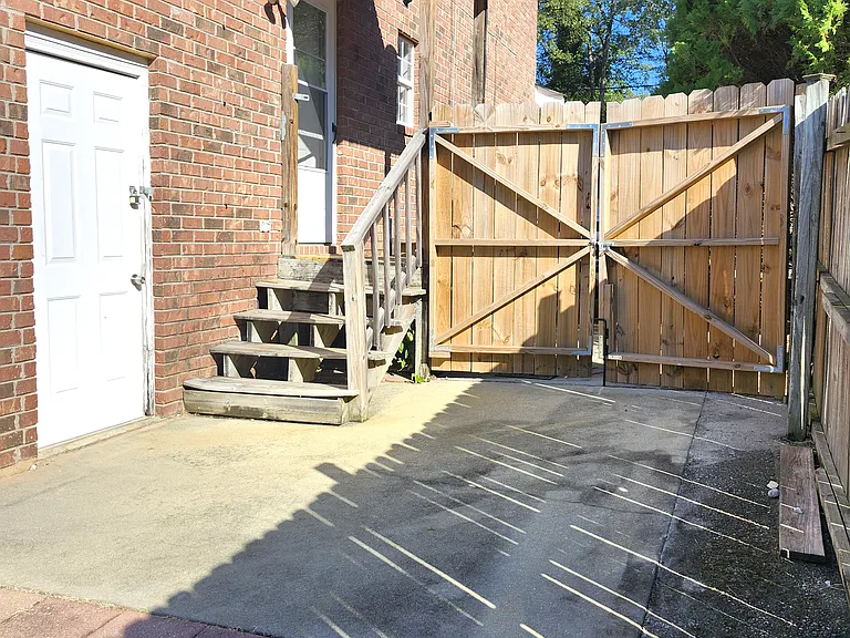 1305 Melrose Hts — Photo 28