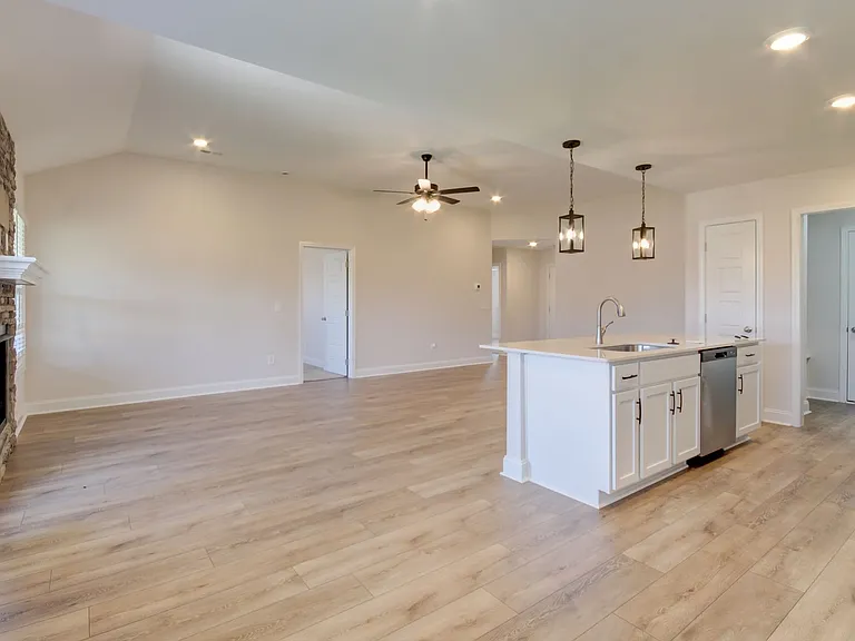 196 Donegal Dr — Photo 35
