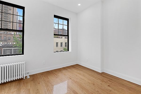 1st image of 208 E 31st St APT 4R
