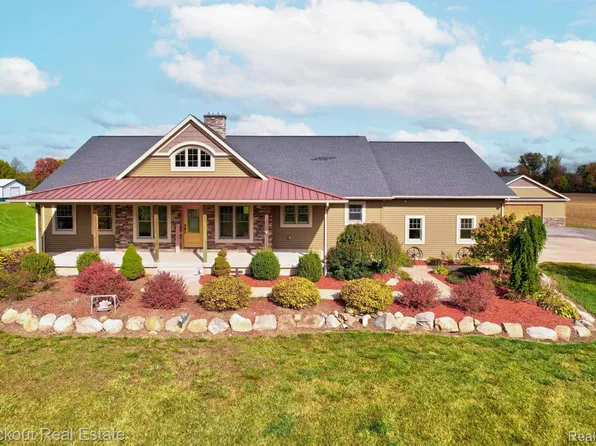 9351 Lange Rd, Birch Run, MI 48415