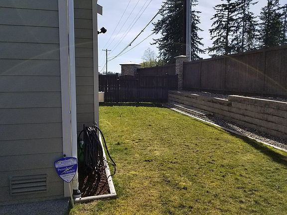 5th image of 8303 72nd Pl NE
