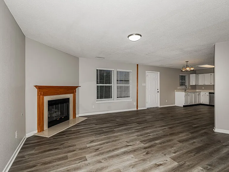 333 Sunburst Ln — Photo 5