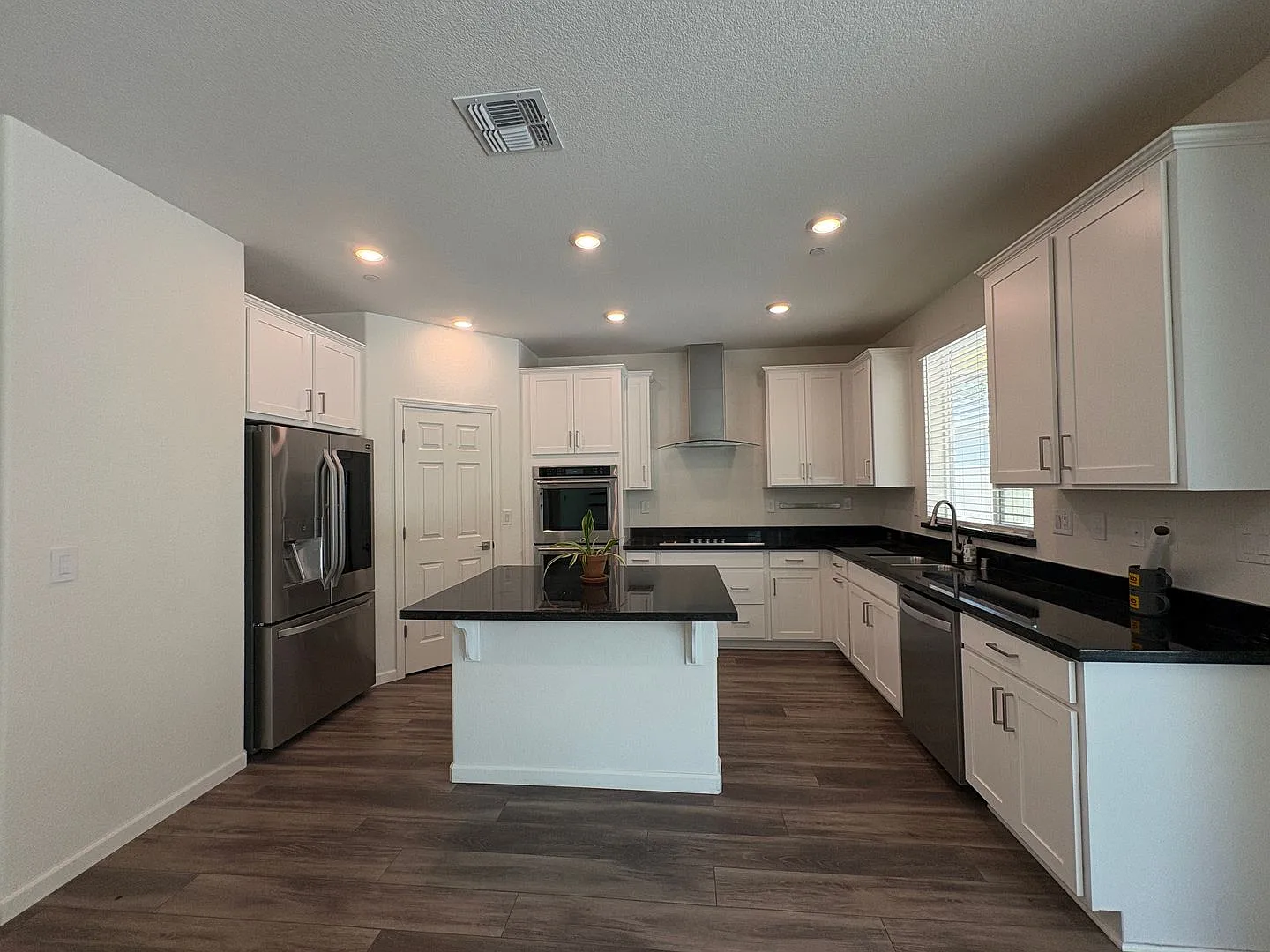 7976 Cobb St - Citrus Heights 95610 — Photo 4